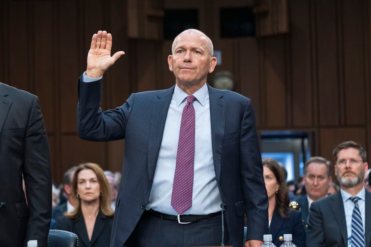 Boeing CEO Apologizes to Relatives of 737 Max Crash Victims During ...